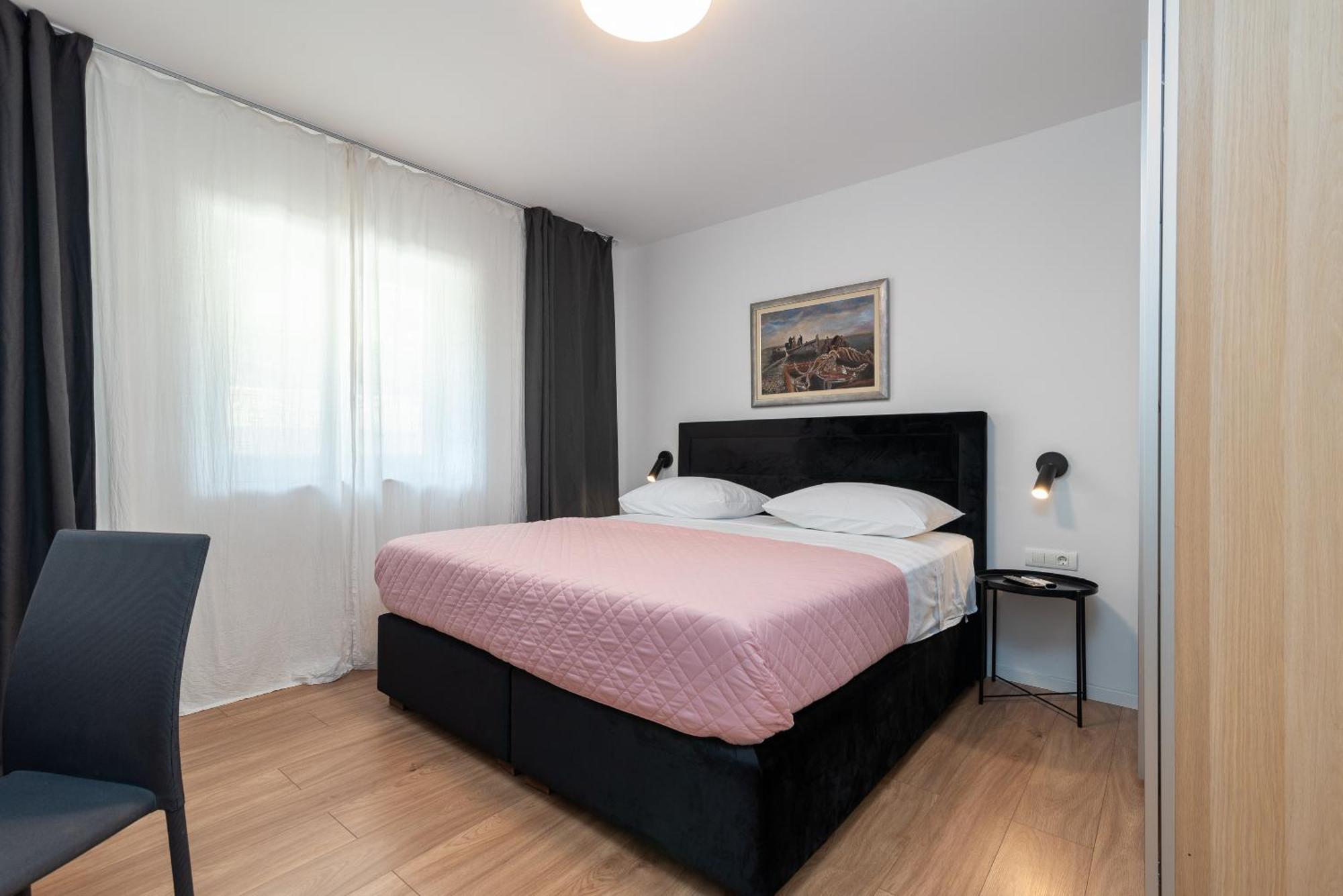 Maca Apartments & Suites Трогир Экстерьер фото