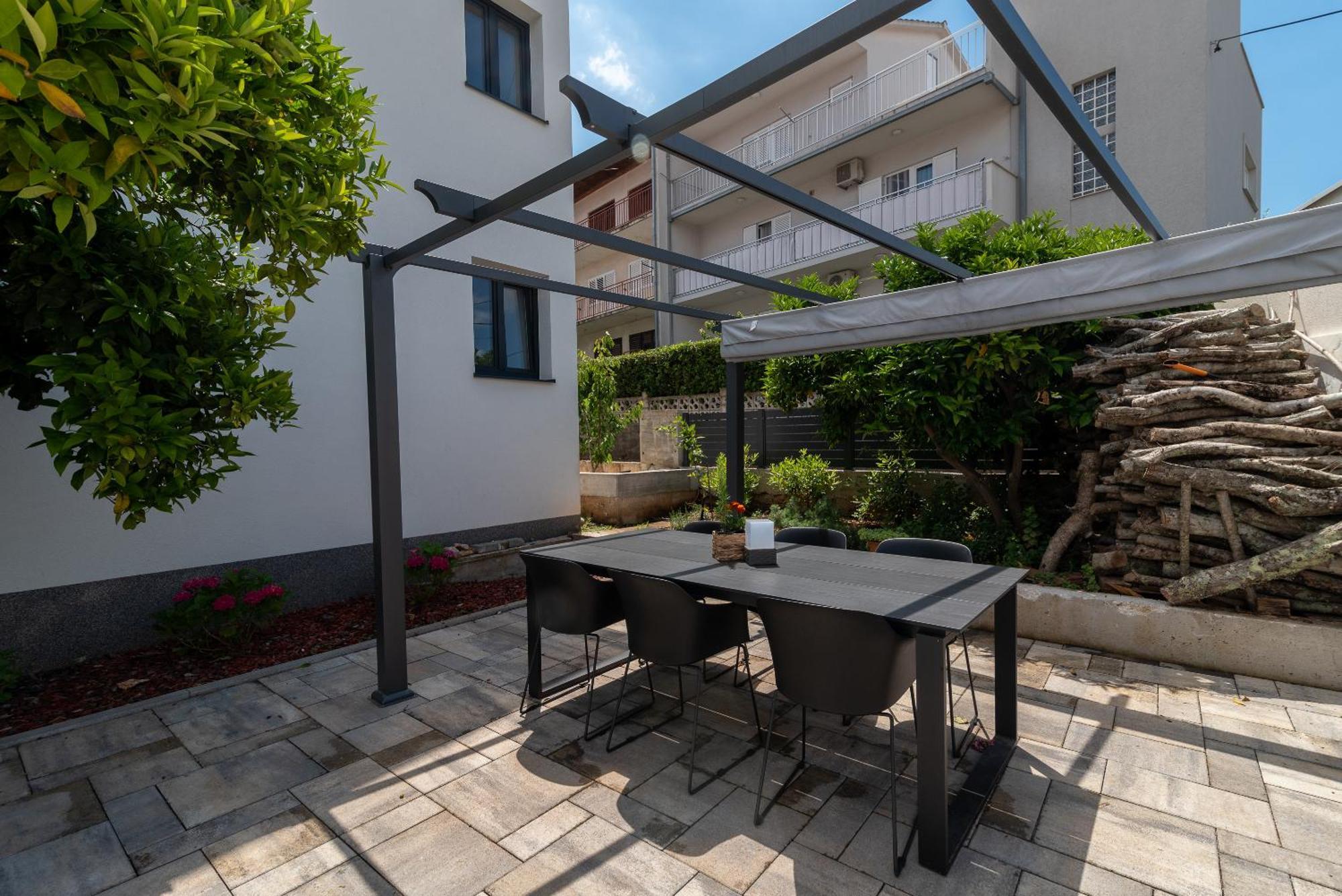 Maca Apartments & Suites Трогир Экстерьер фото